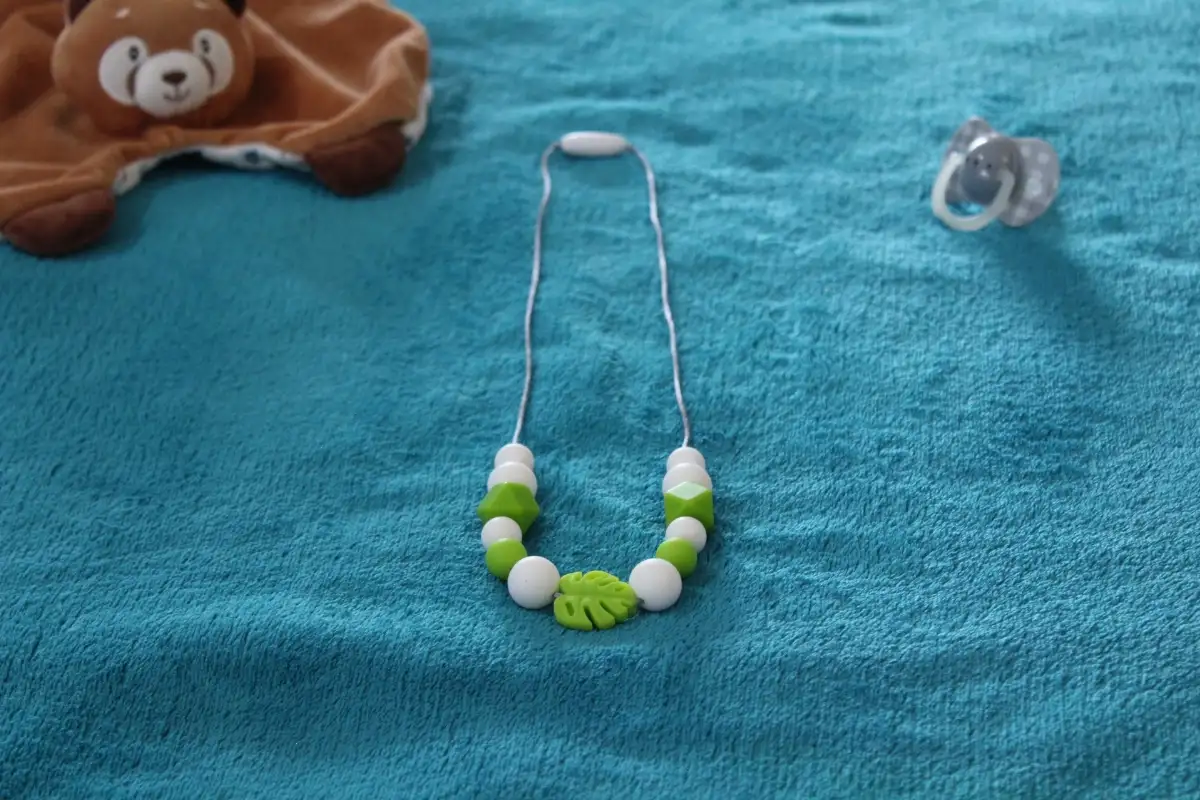 Collier Allaitement Vert Pomme Feuille